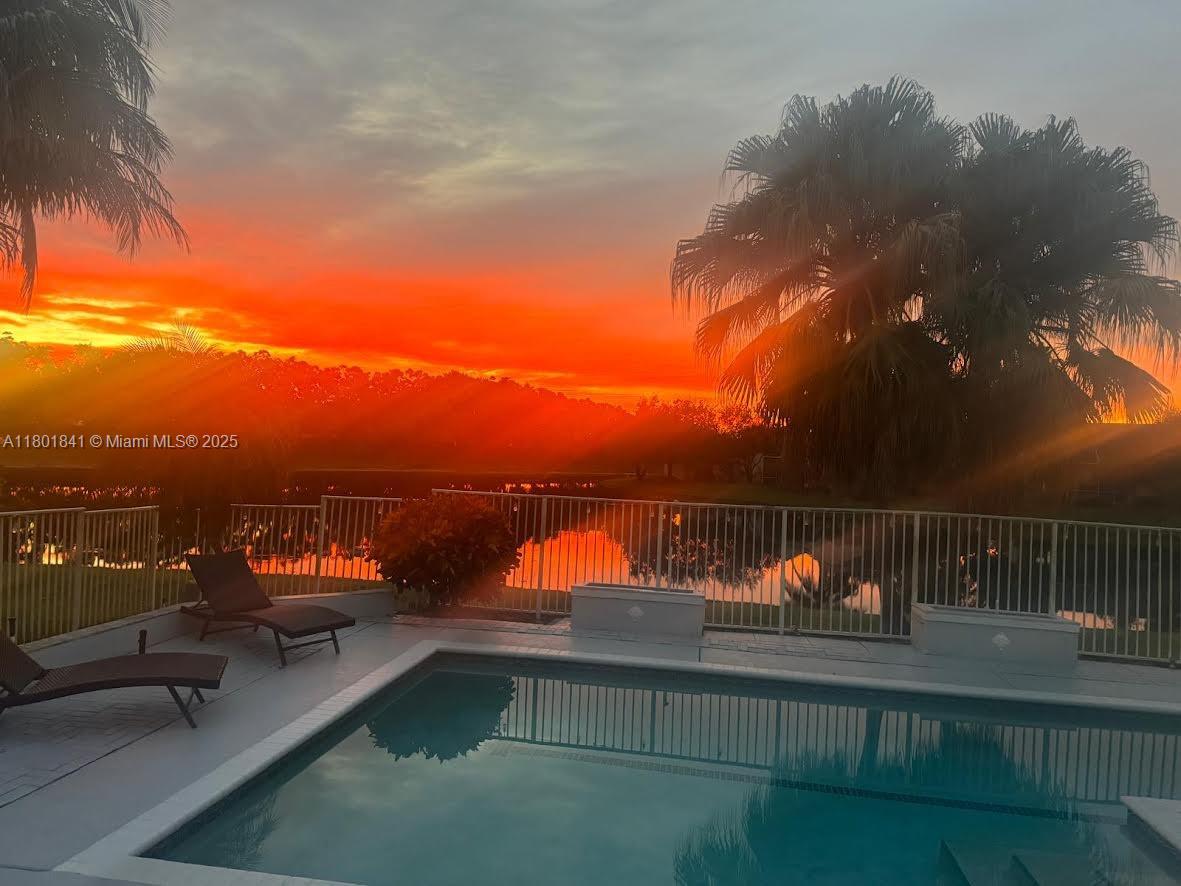 1132 Cedar Falls Dr, Weston, FL, 33327/$949,000 3 1132 Cedar Falls Dr
