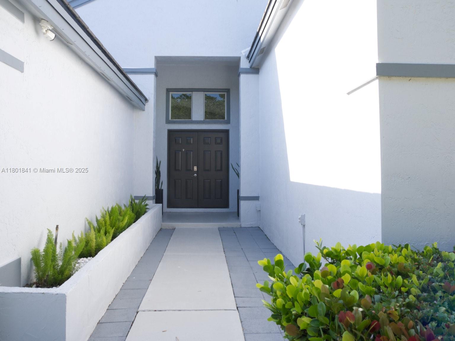 1132 Cedar Falls Dr, Weston, FL, 33327/$949,000 1 1132 Cedar Falls Dr