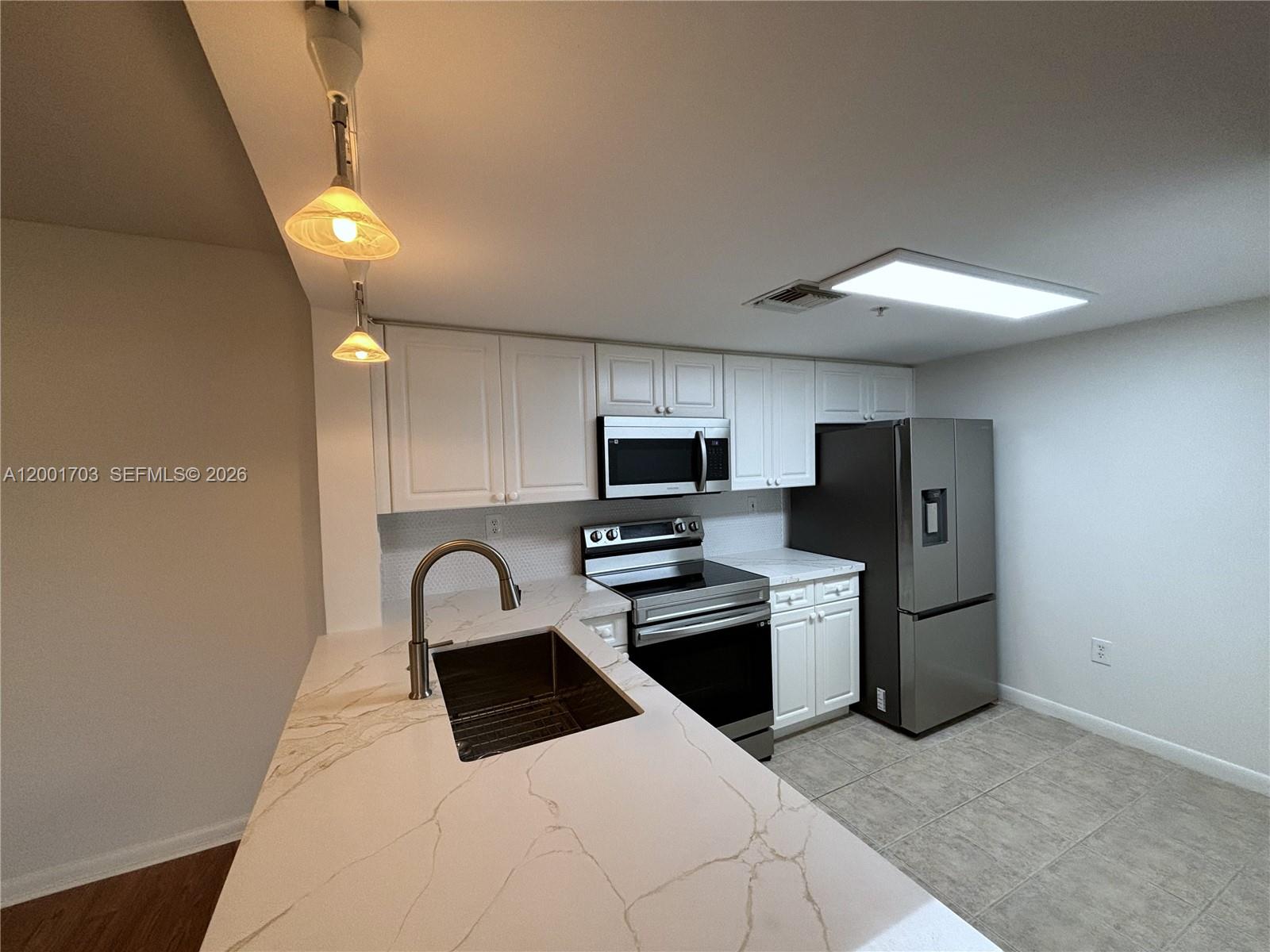 LAS OLAS BY THE RIVER CON - Residential Lease