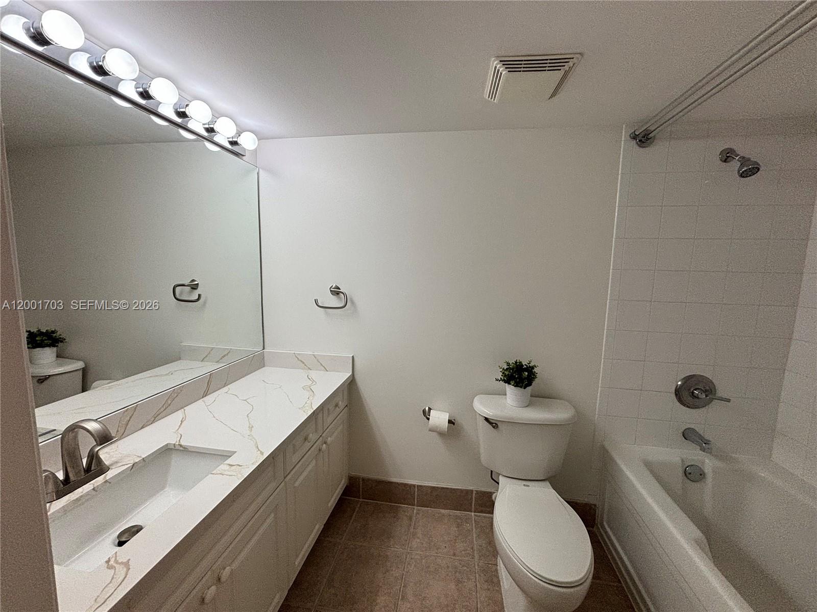 LAS OLAS BY THE RIVER CON - Residential Lease