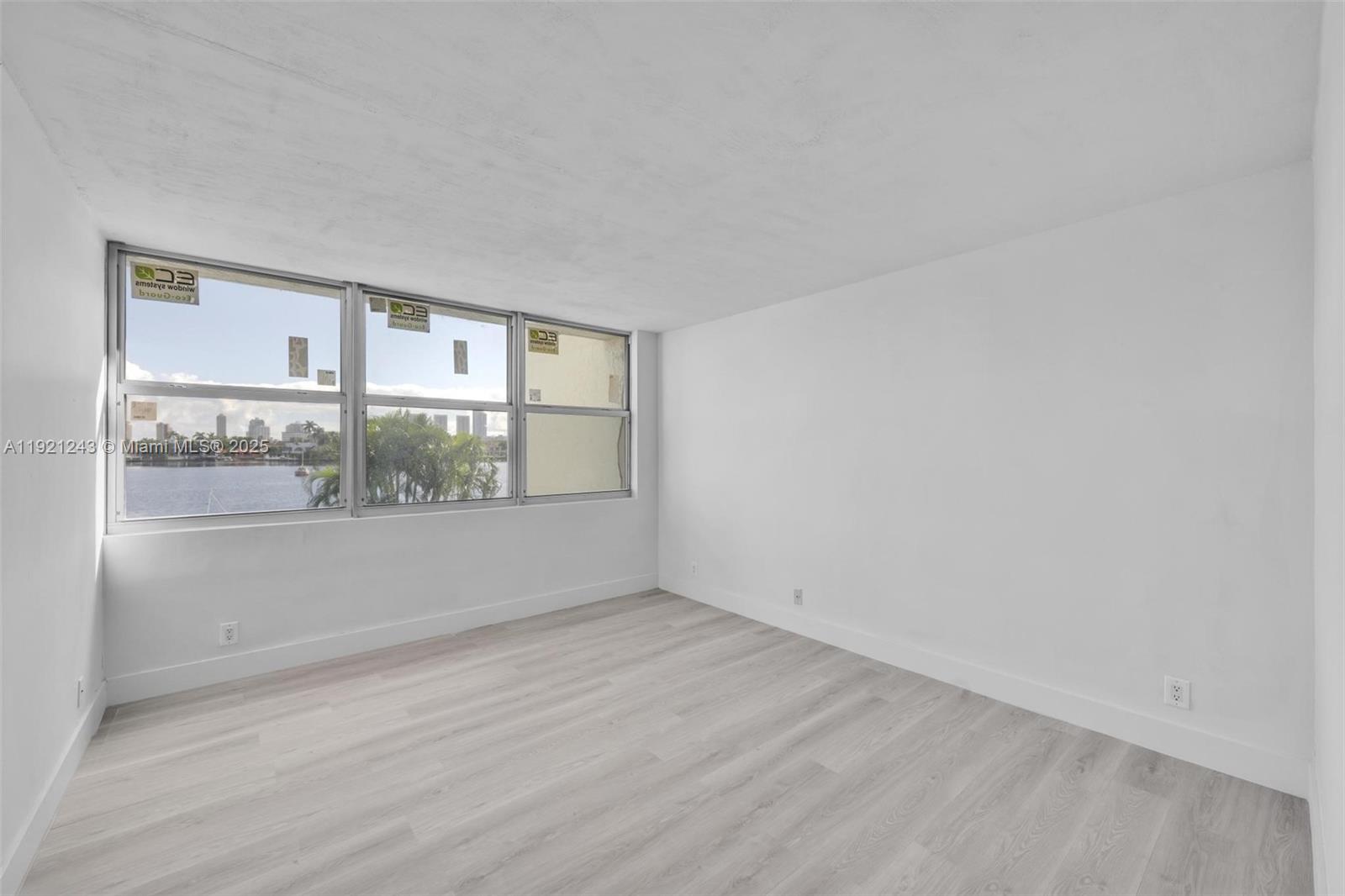 REEF SOUTH CONDO - Residential