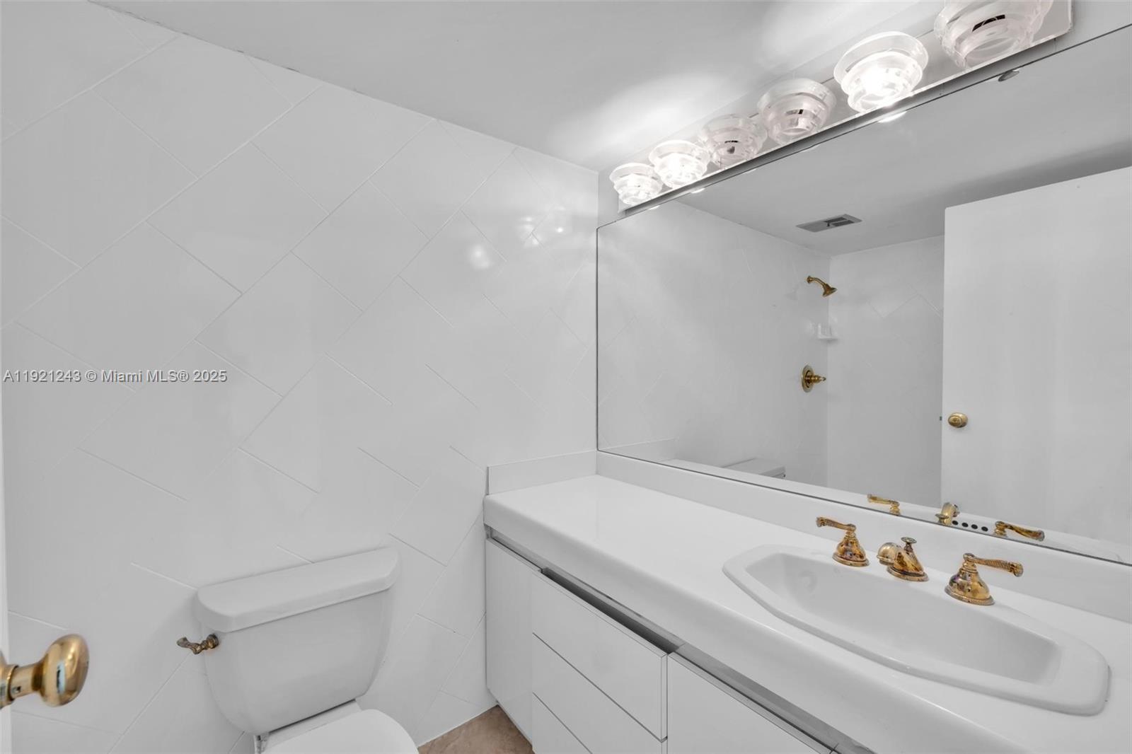 REEF SOUTH CONDO - Residential