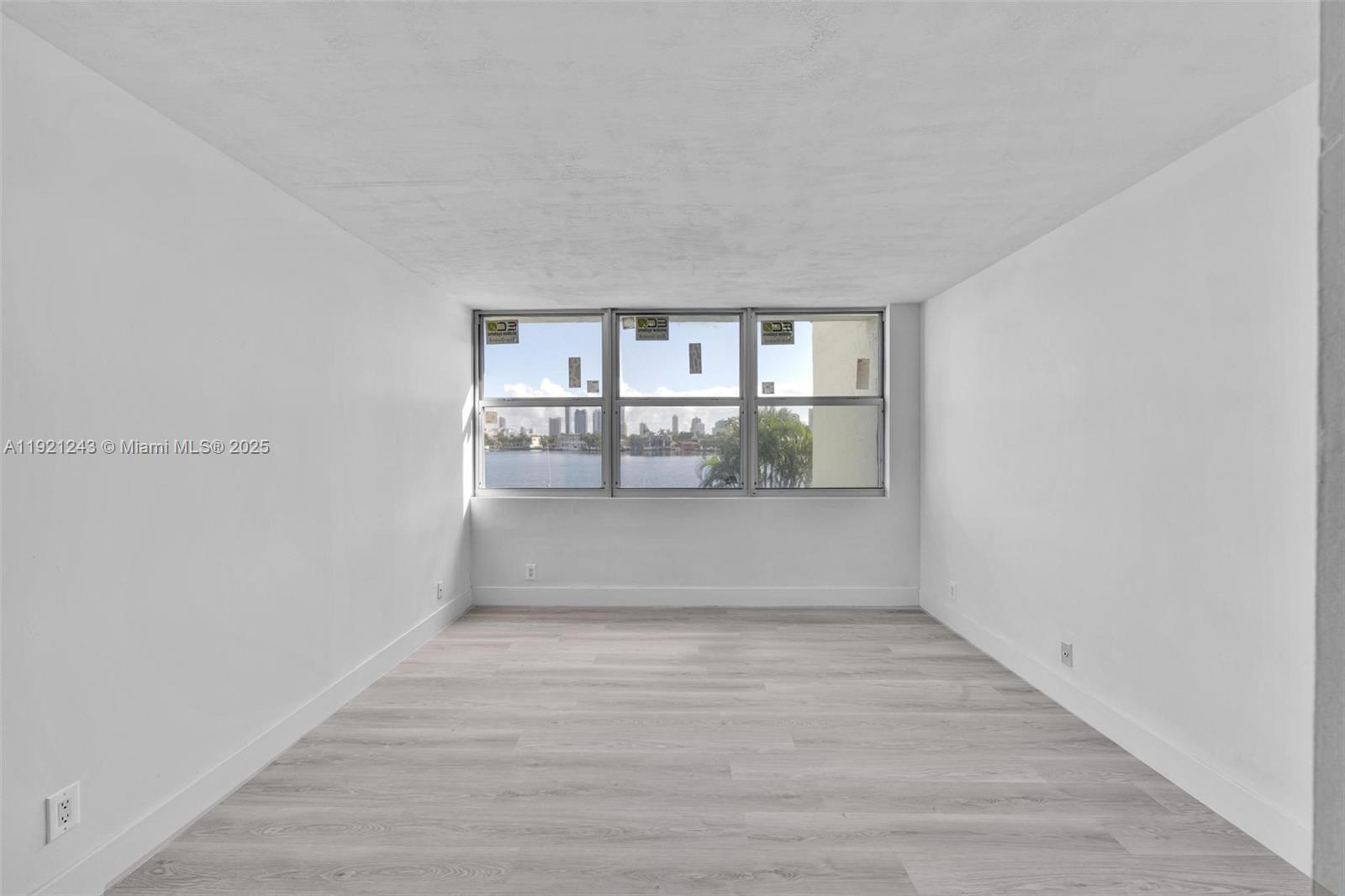 REEF SOUTH CONDO - Residential