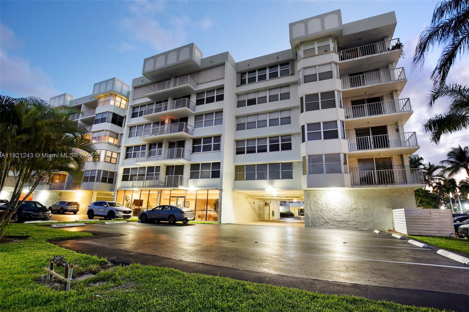 REEF SOUTH CONDO - Residential