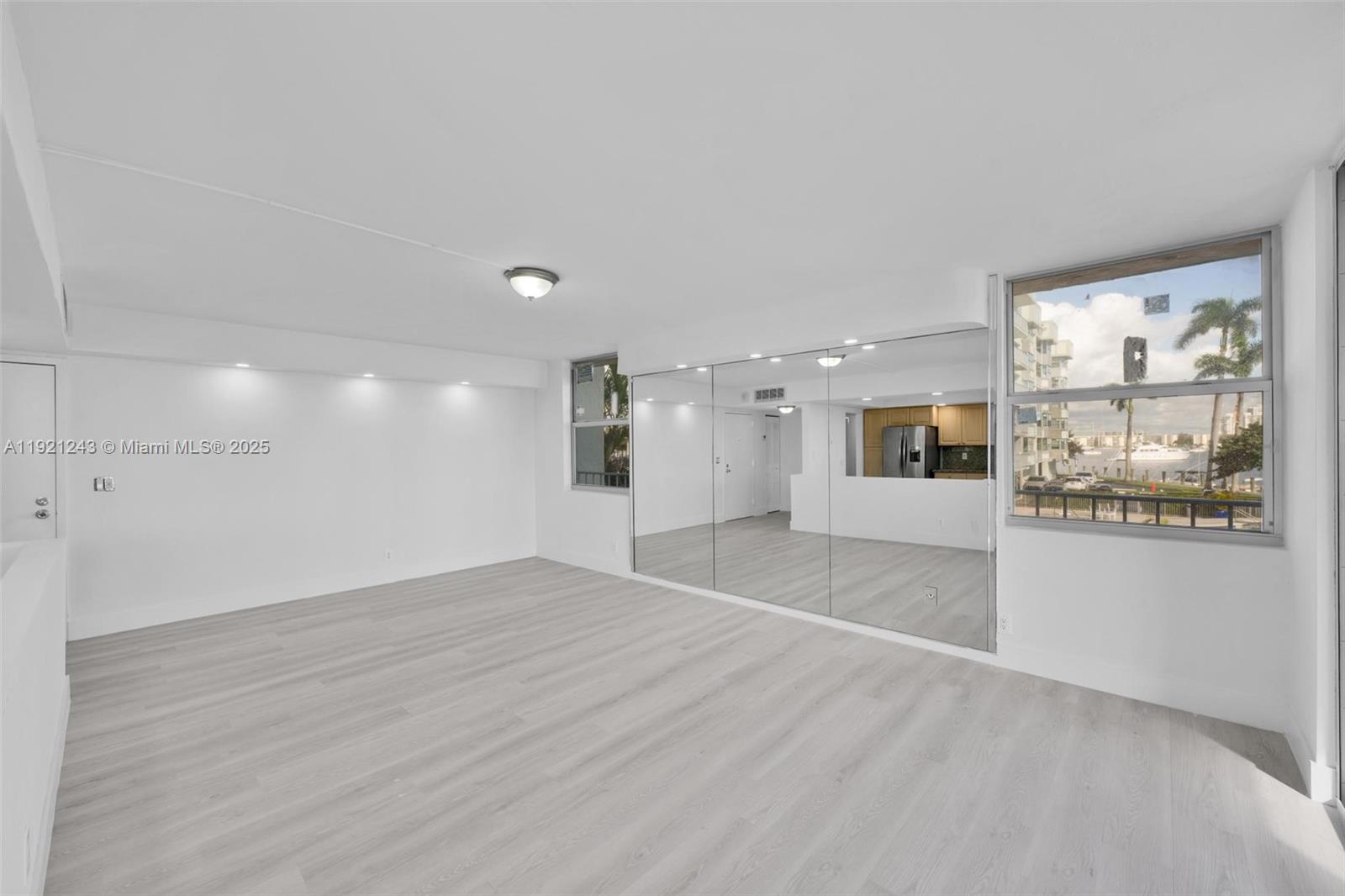 REEF SOUTH CONDO - Residential