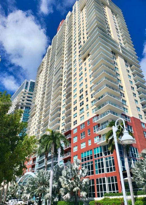 Condominium in Miami FL 1155 Brickell Bay Dr Dr.jpg