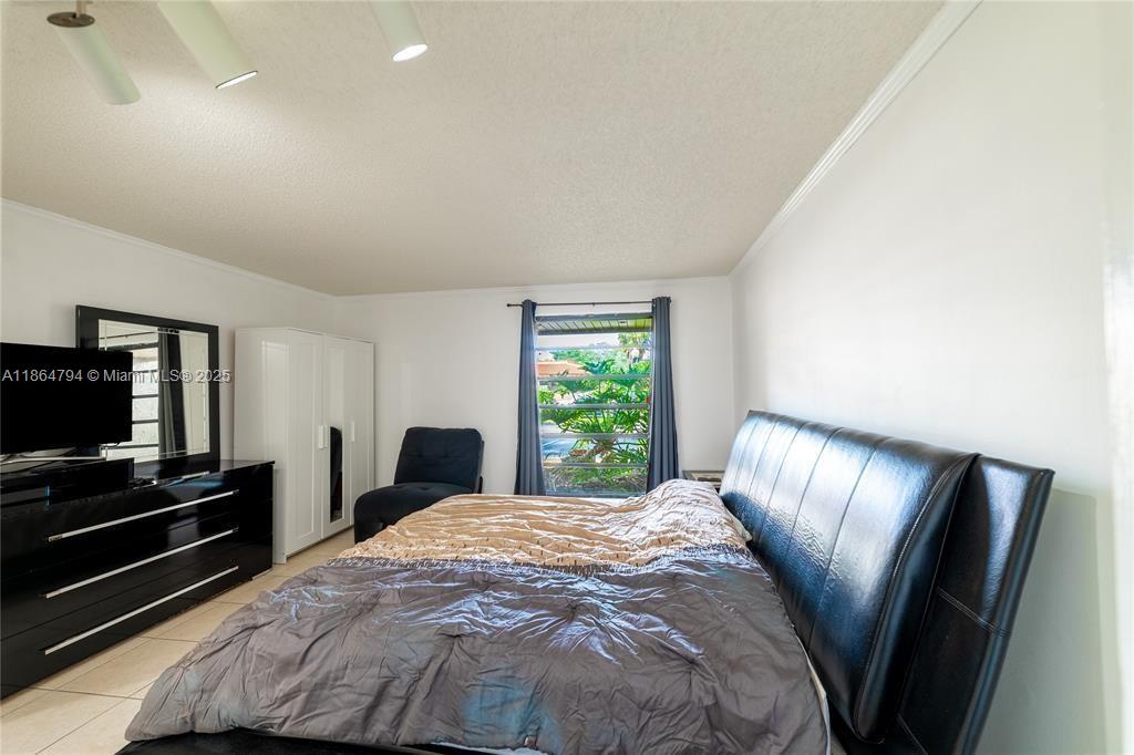 TOWNHOUSES OF EMERALD HIL - Residential