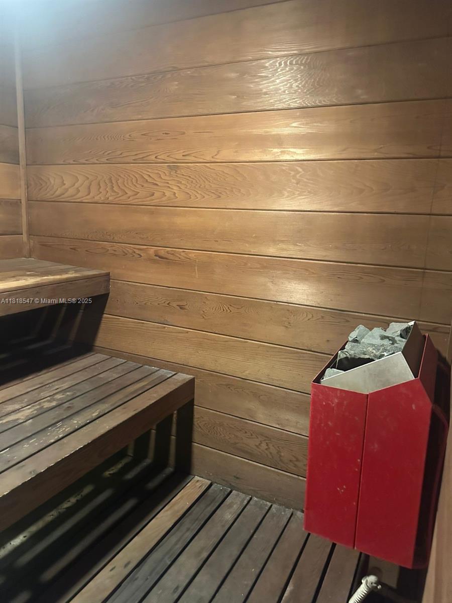 PELICAN LANDING CONDO - Residential