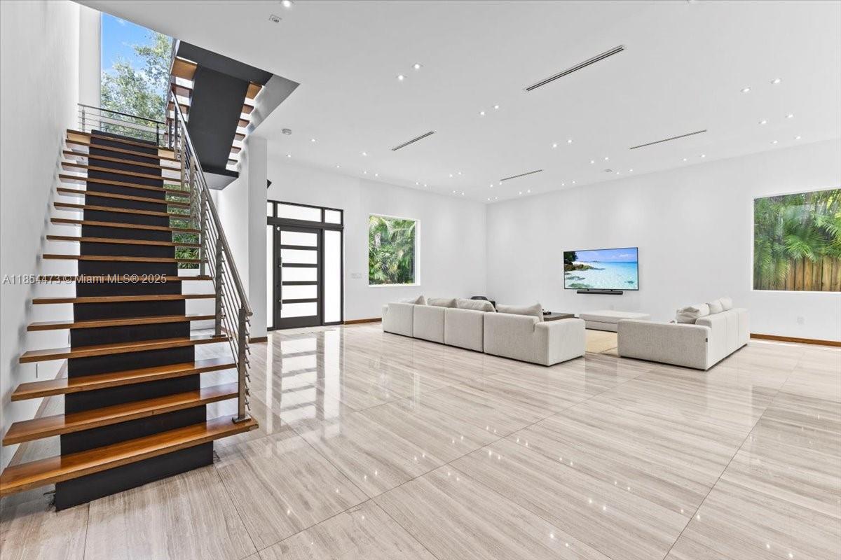 OAK HAMMOCK ESTATES - Residential