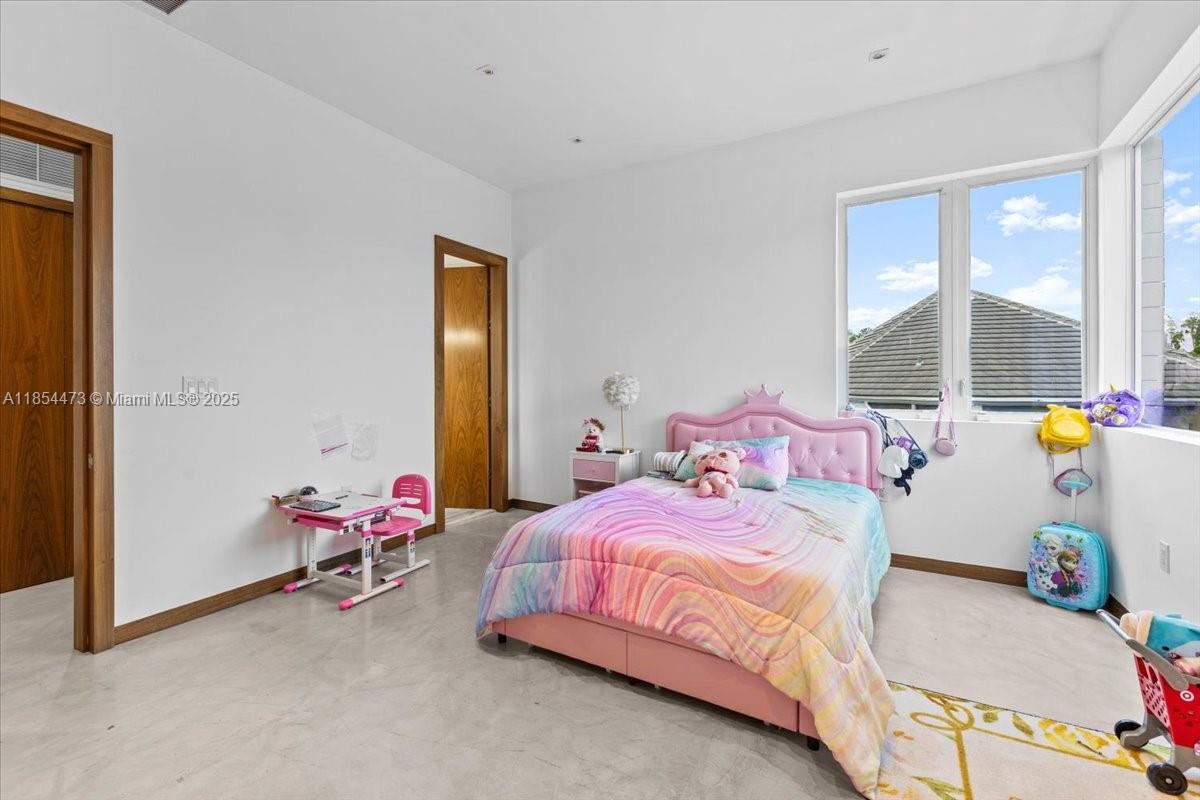 OAK HAMMOCK ESTATES - Residential