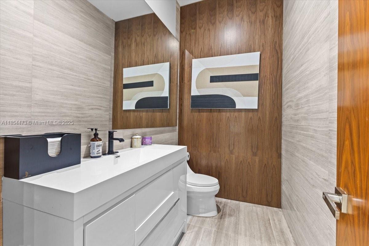 OAK HAMMOCK ESTATES - Residential