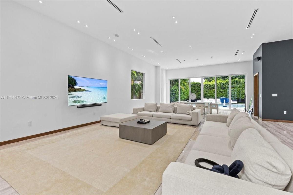 OAK HAMMOCK ESTATES - Residential