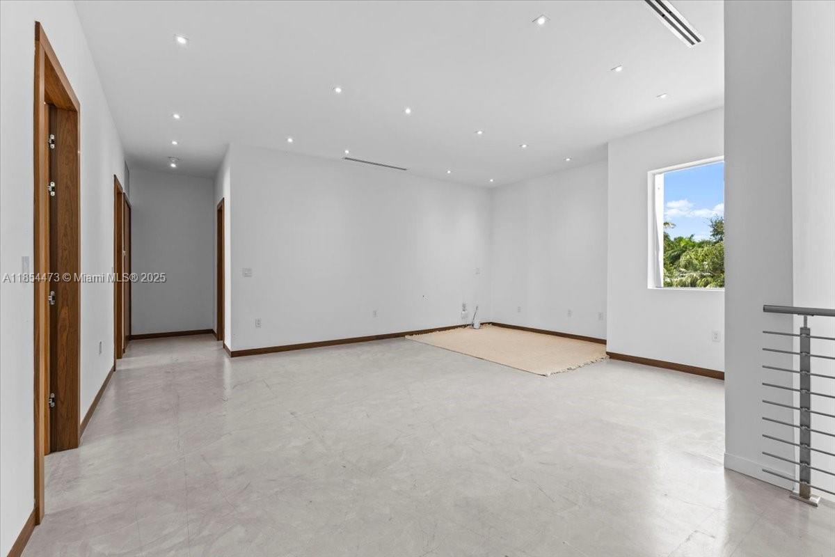 OAK HAMMOCK ESTATES - Residential