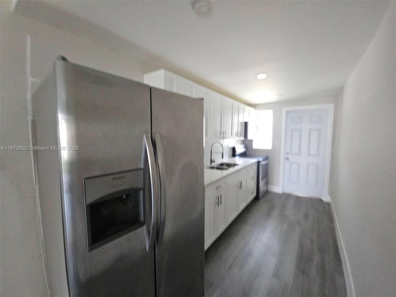 Incredible 2BD Apartment in North Miami
Beautifully remodeled and modern 2-bedroom apartment in a desirable North Miami. This spacious and bright unit is move-in ready and designed for a comfortable lifestyle.
Enjoy community amenities including a swimming pool, while being conveniently located near major shopping centers and principal roads for easy access throughout the city.
A perfect blend of location, style, and convenience—don’t miss out!