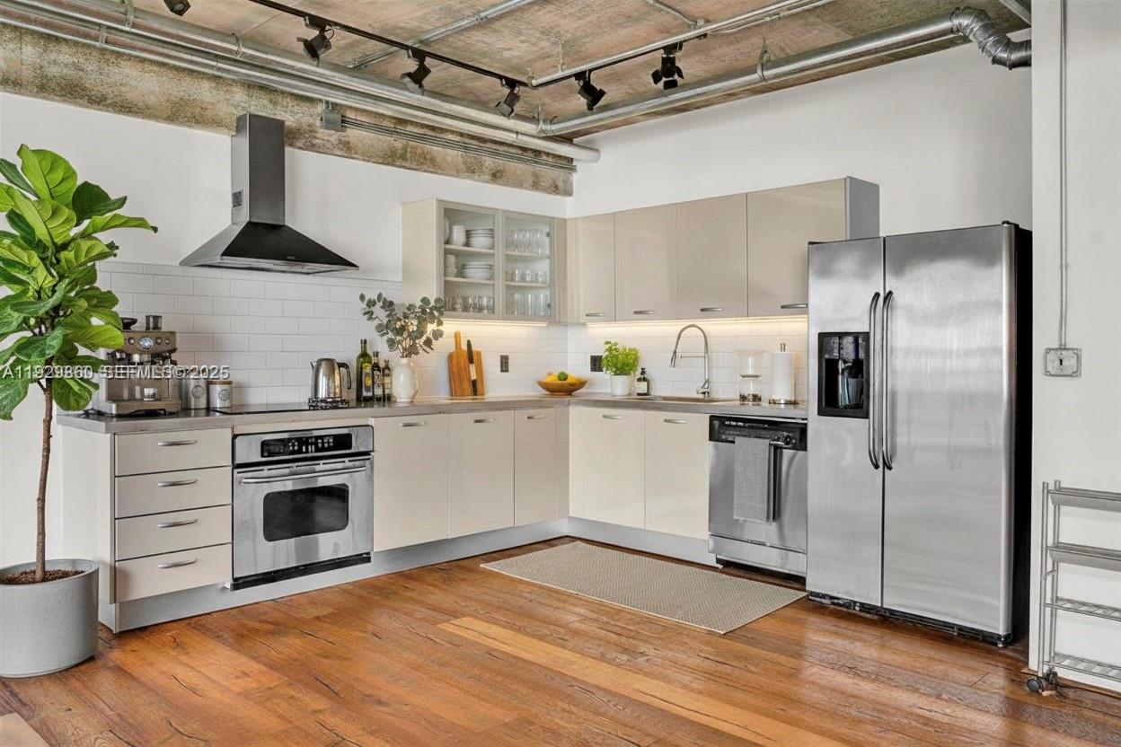 PARC LOFTS CONDO - Residential