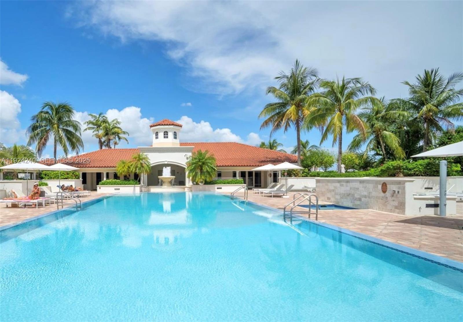 TURNBERRY VLG NO TOWER CO - Residential Lease