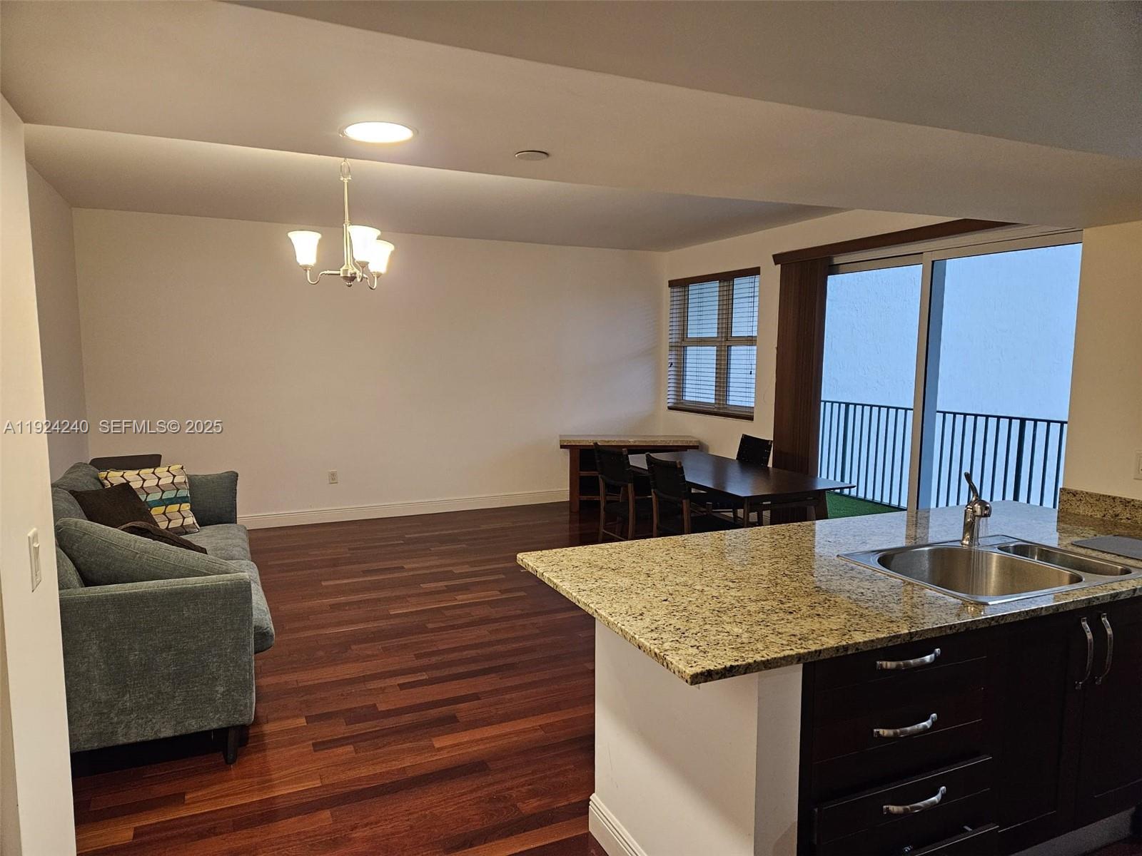 TURNBERRY VLG NO TOWER CO - Residential Lease