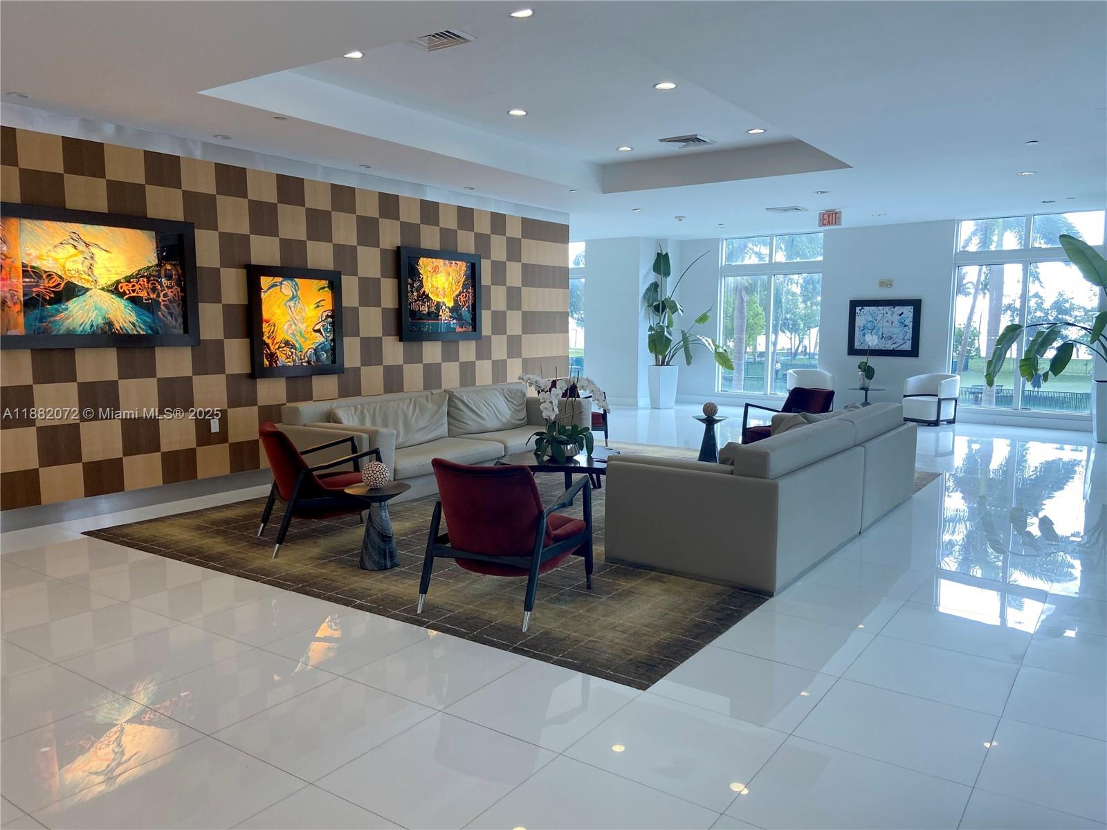 1800 N Bayshore Dr 4102