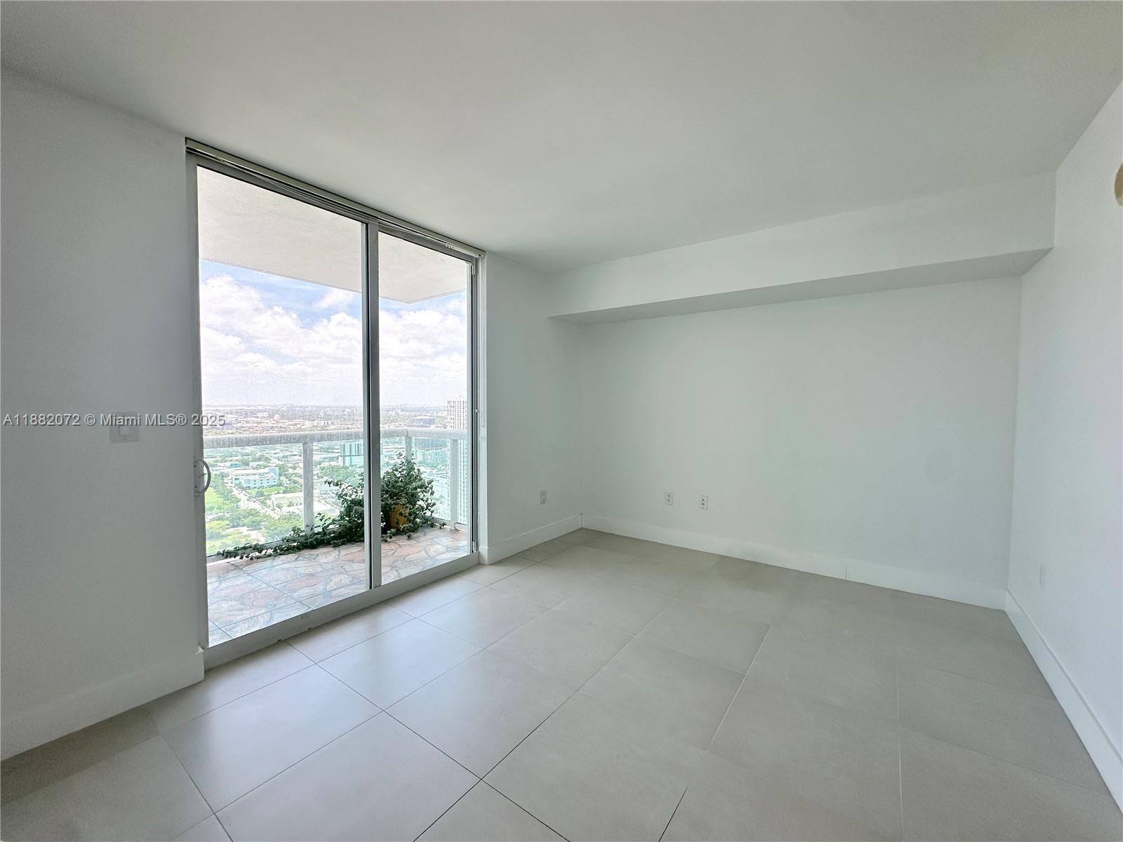 1800 CLUB CONDO - Residential