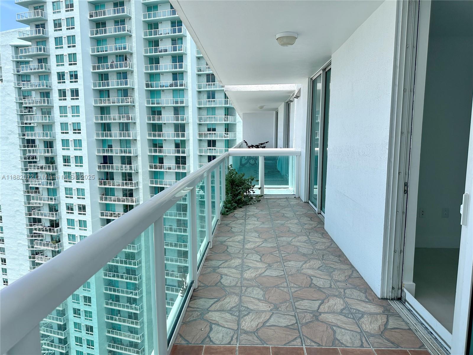 1800 CLUB CONDO - Residential