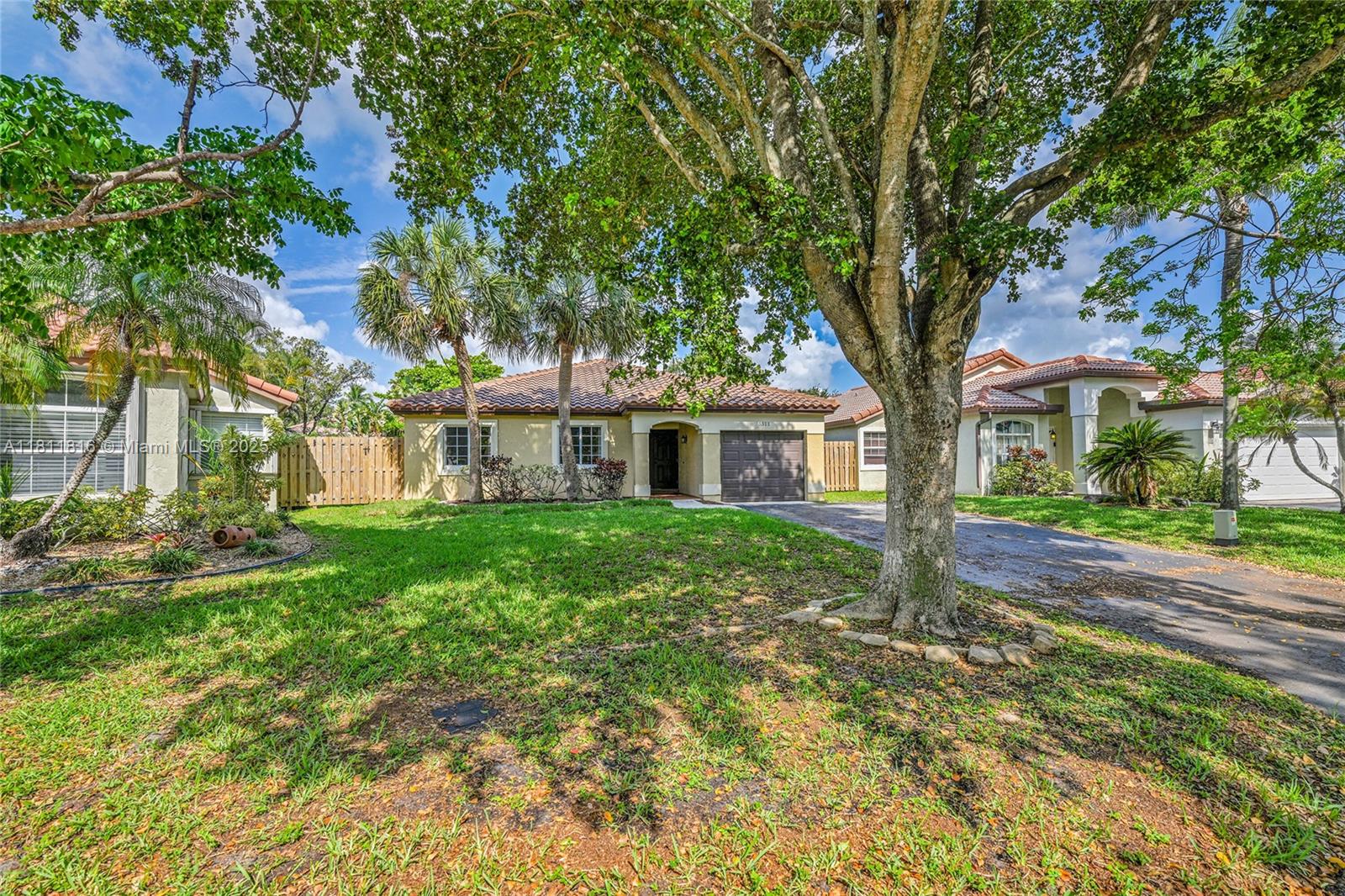5511 NW 49th Ter 5511