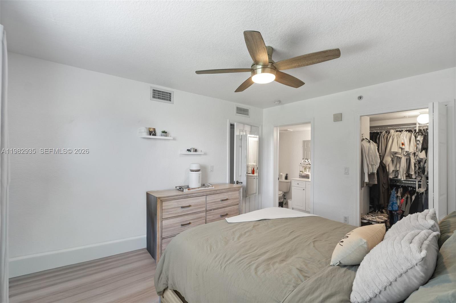 CUTLER LAKES CONDO - Residential Lease