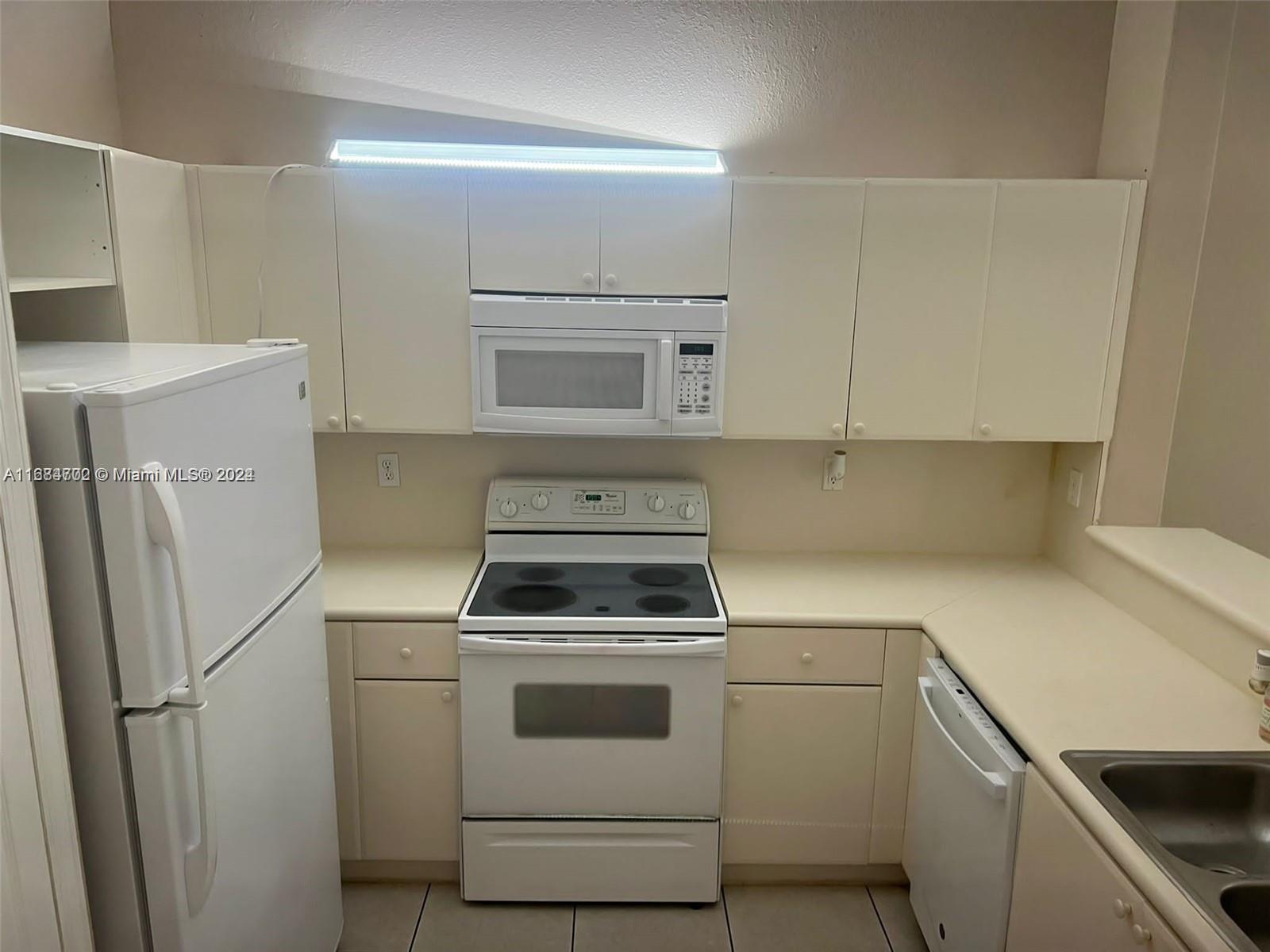 1666 Se 27th Ct 208, Homestead, Miami-Dade County, Florida - 3 Bedrooms  
2 Bathrooms - 