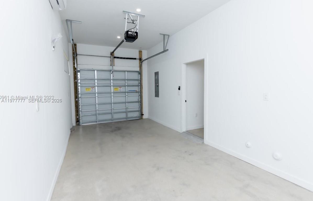 BAYWOOD - Residential