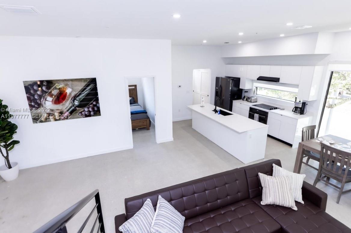 BAYWOOD - Residential