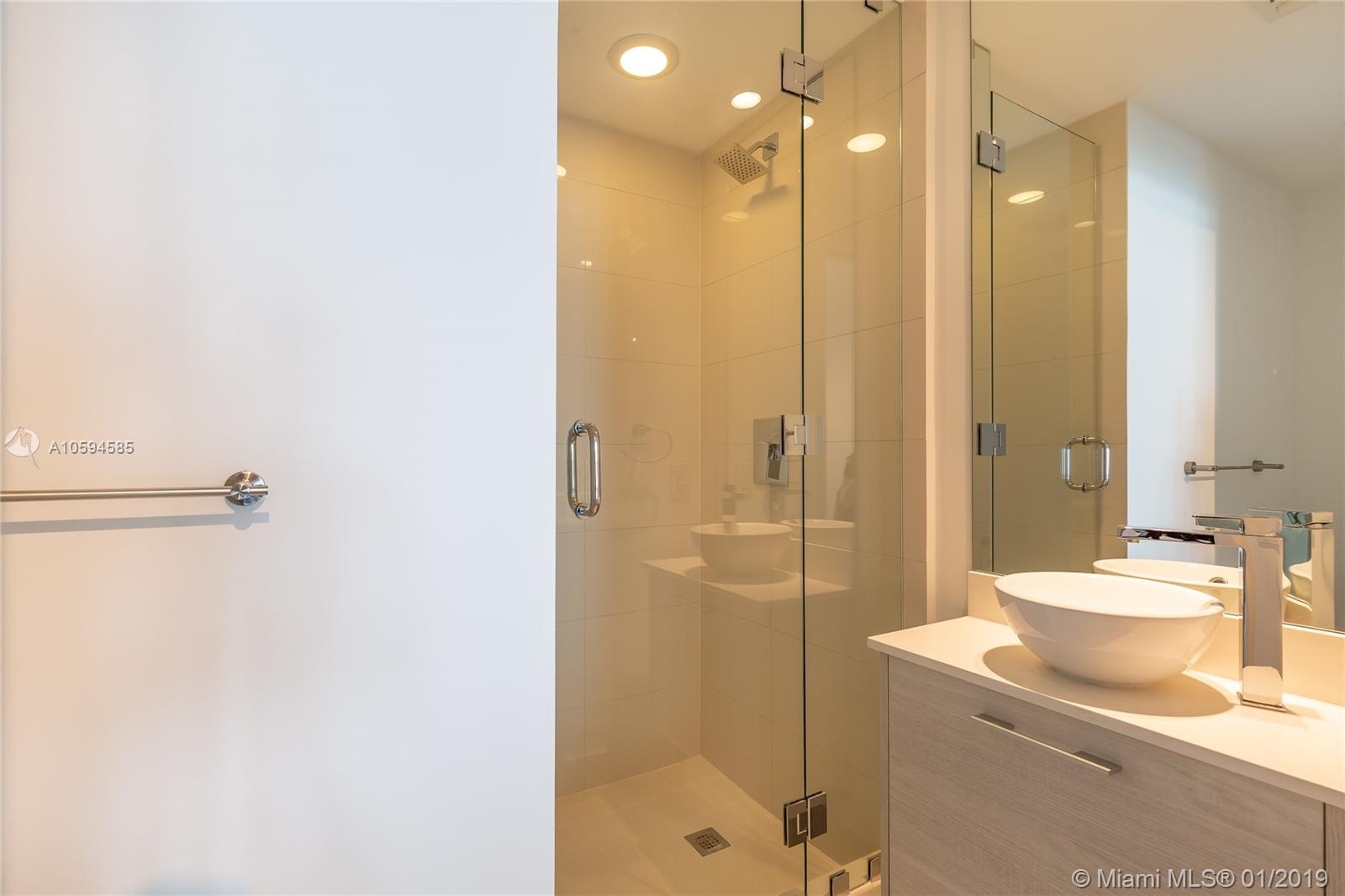PARAISO BAY CONDO - Residential Lease