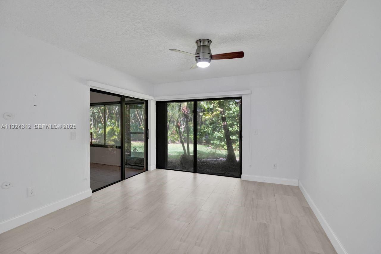 LAKESHORE COLONY VILLAS - Residential