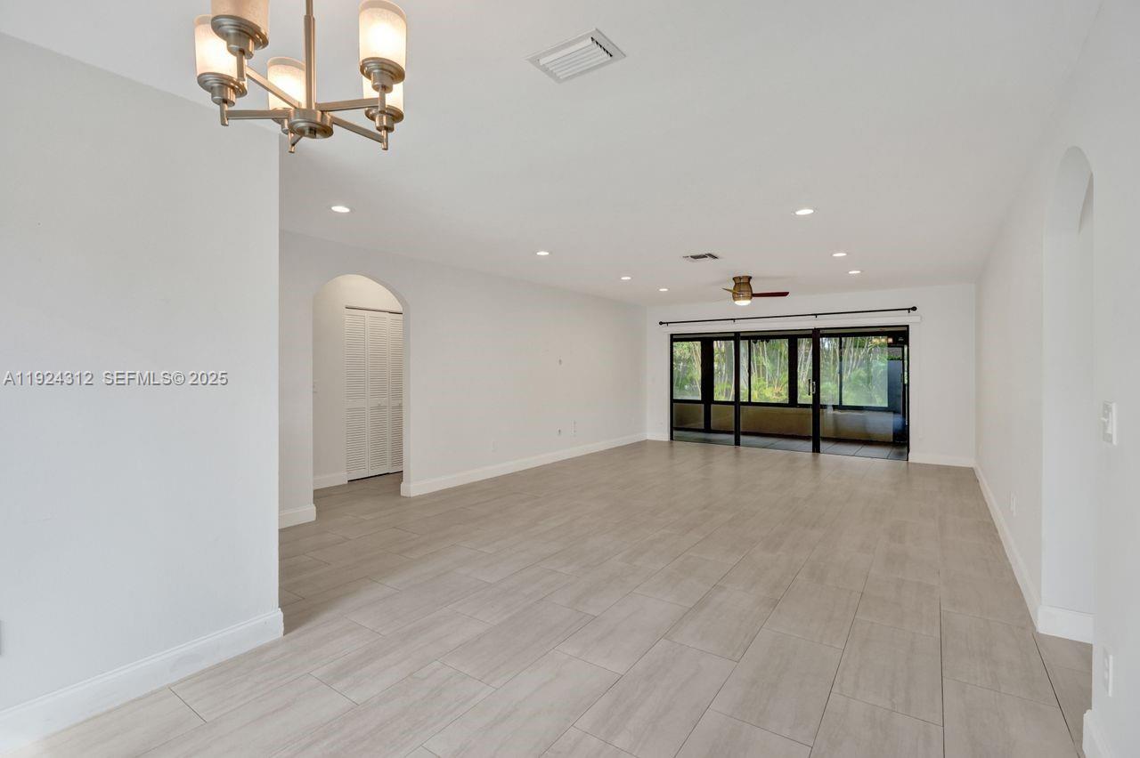 LAKESHORE COLONY VILLAS - Residential