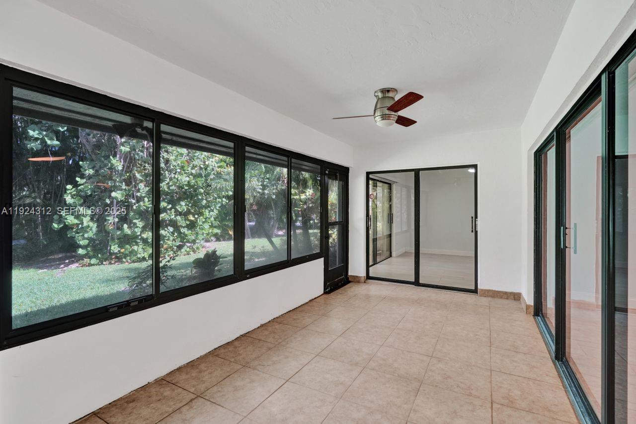 LAKESHORE COLONY VILLAS - Residential