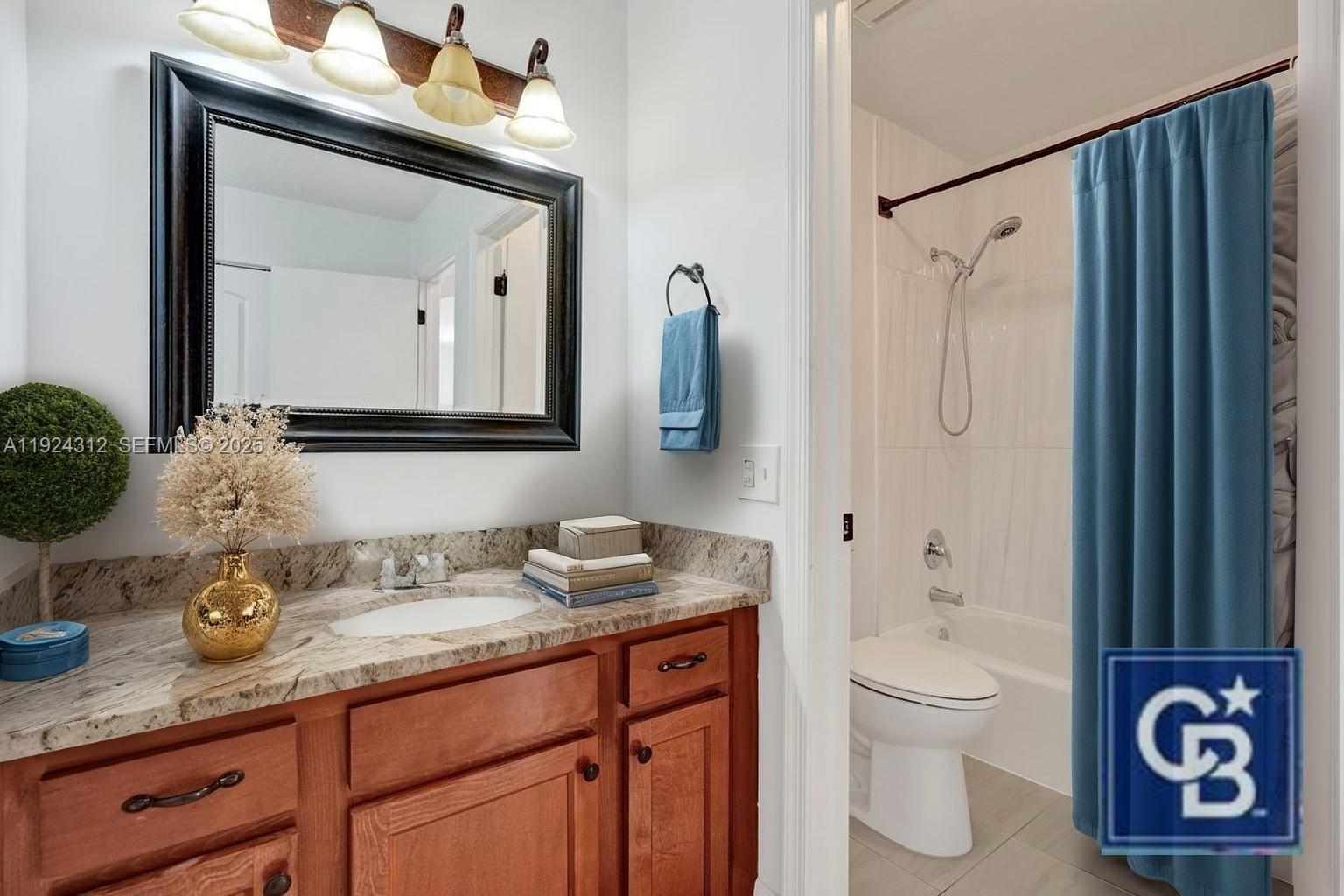 LAKESHORE COLONY VILLAS - Residential