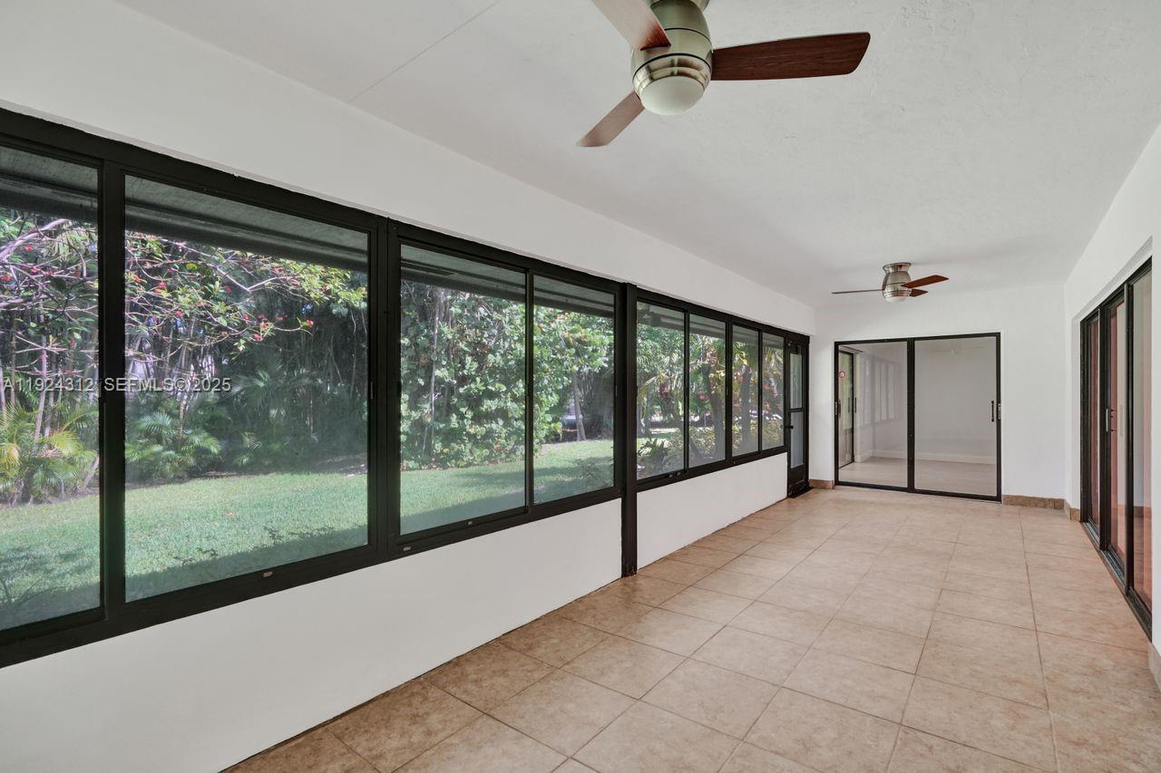 LAKESHORE COLONY VILLAS - Residential