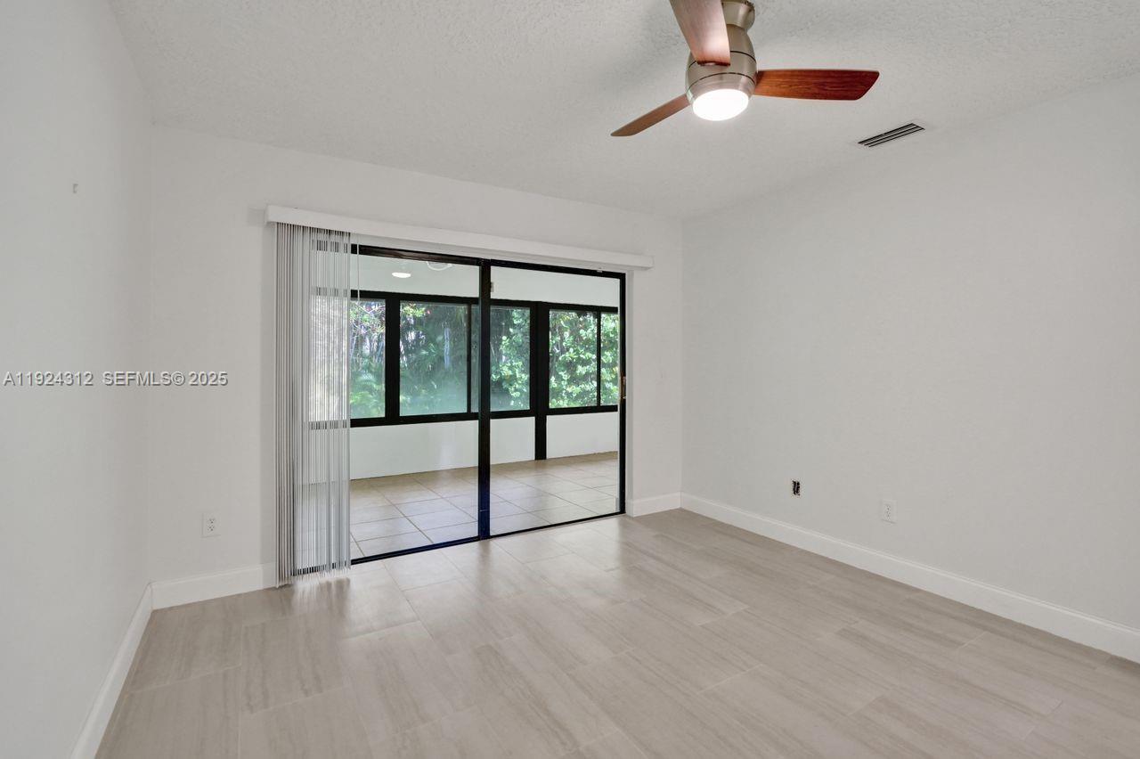 LAKESHORE COLONY VILLAS - Residential