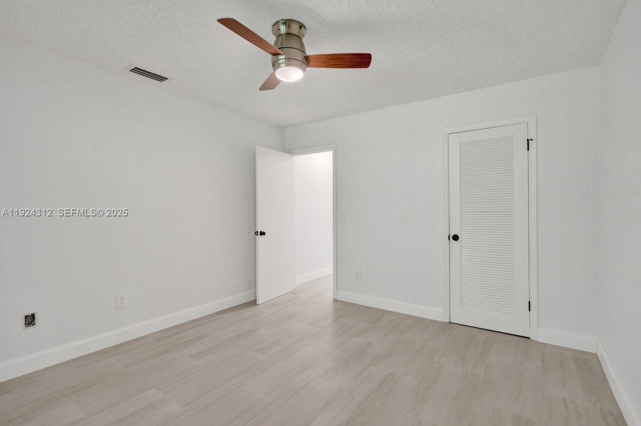 LAKESHORE COLONY VILLAS - Residential