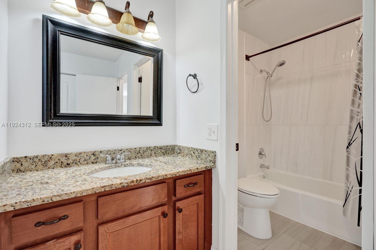 LAKESHORE COLONY VILLAS - Residential