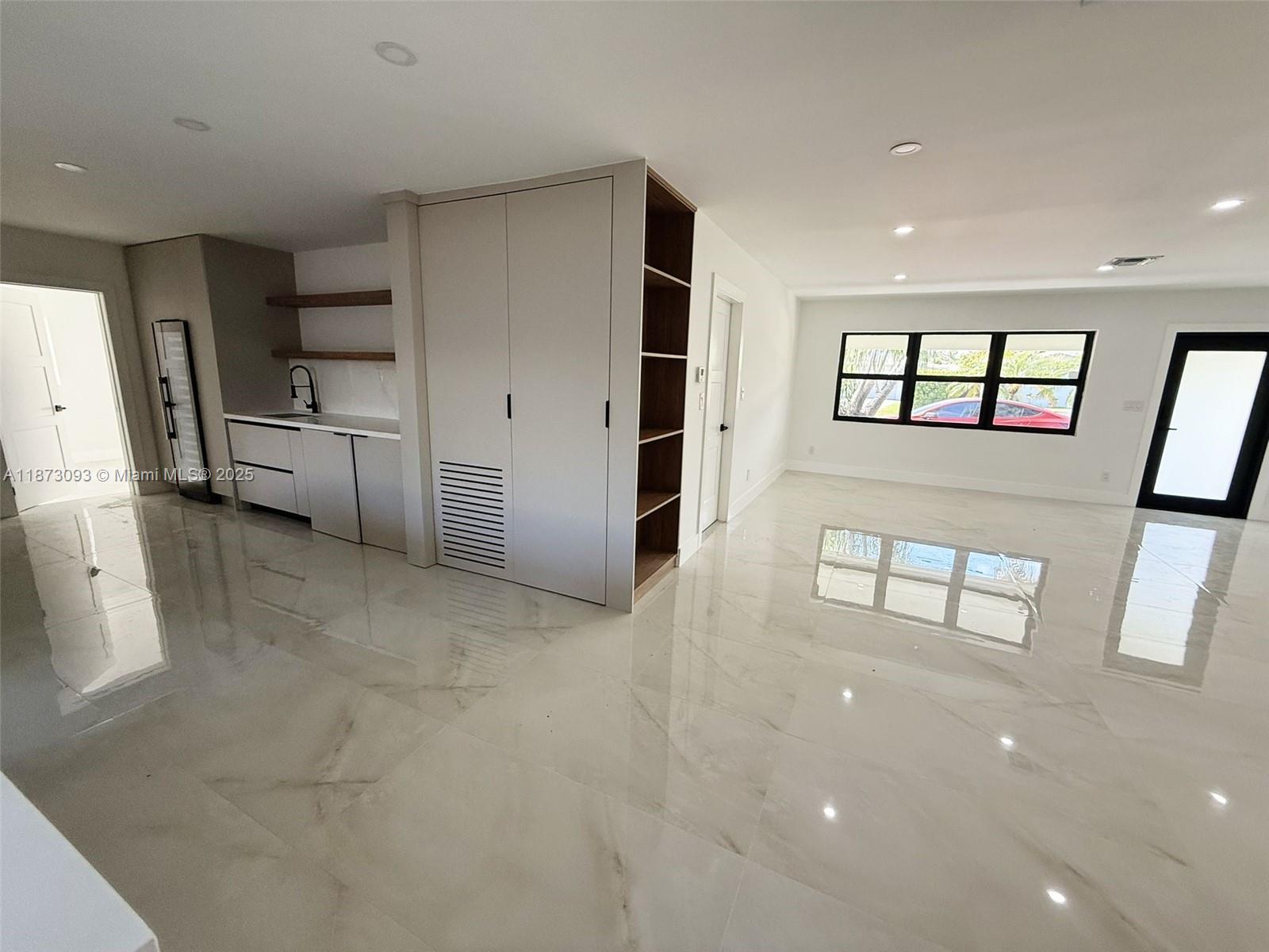 CORAL HEIGHTS SEC ONE - Residential Lease