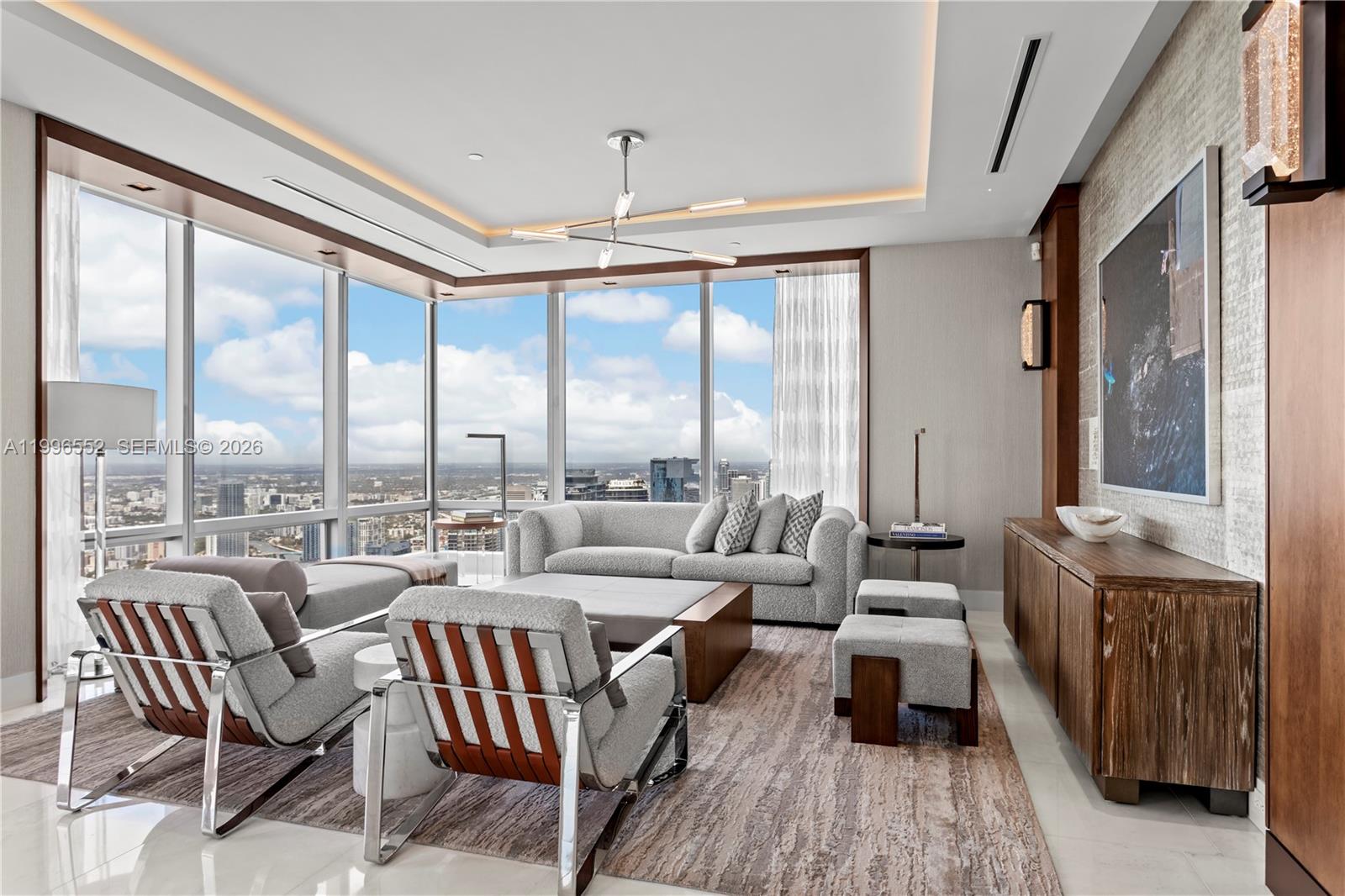 1425 Brickell Ave PH4BCD