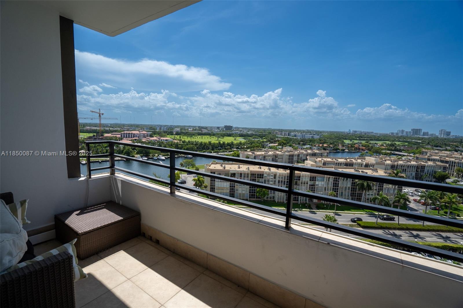 OLYMPUS CONDO PHASE - Residential