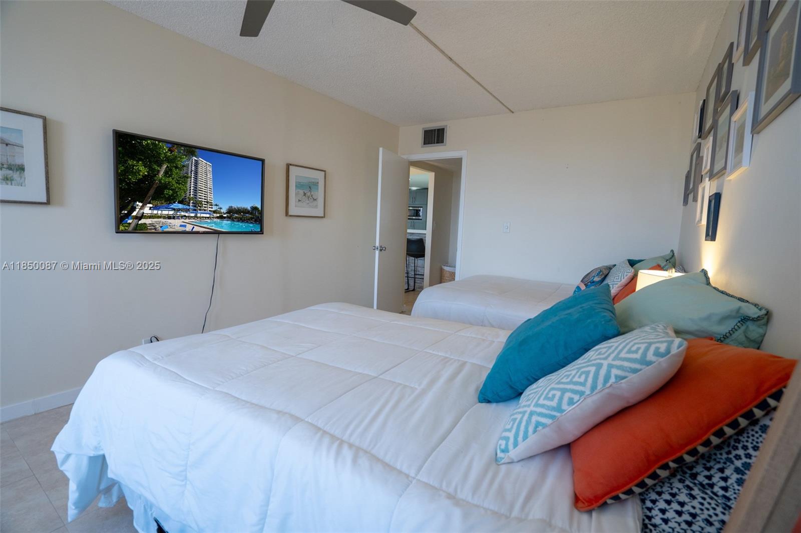 OLYMPUS CONDO PHASE - Residential