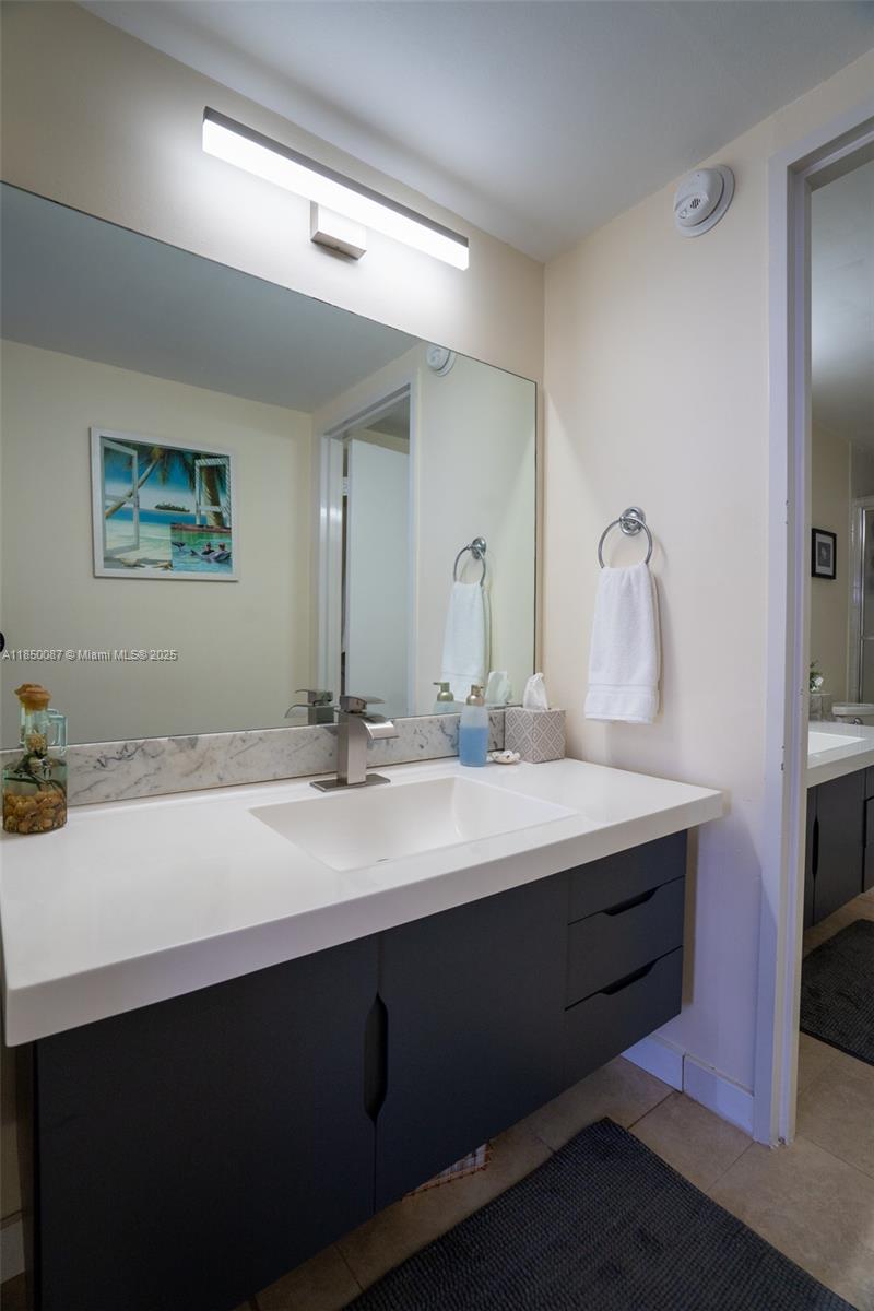 OLYMPUS CONDO PHASE - Residential