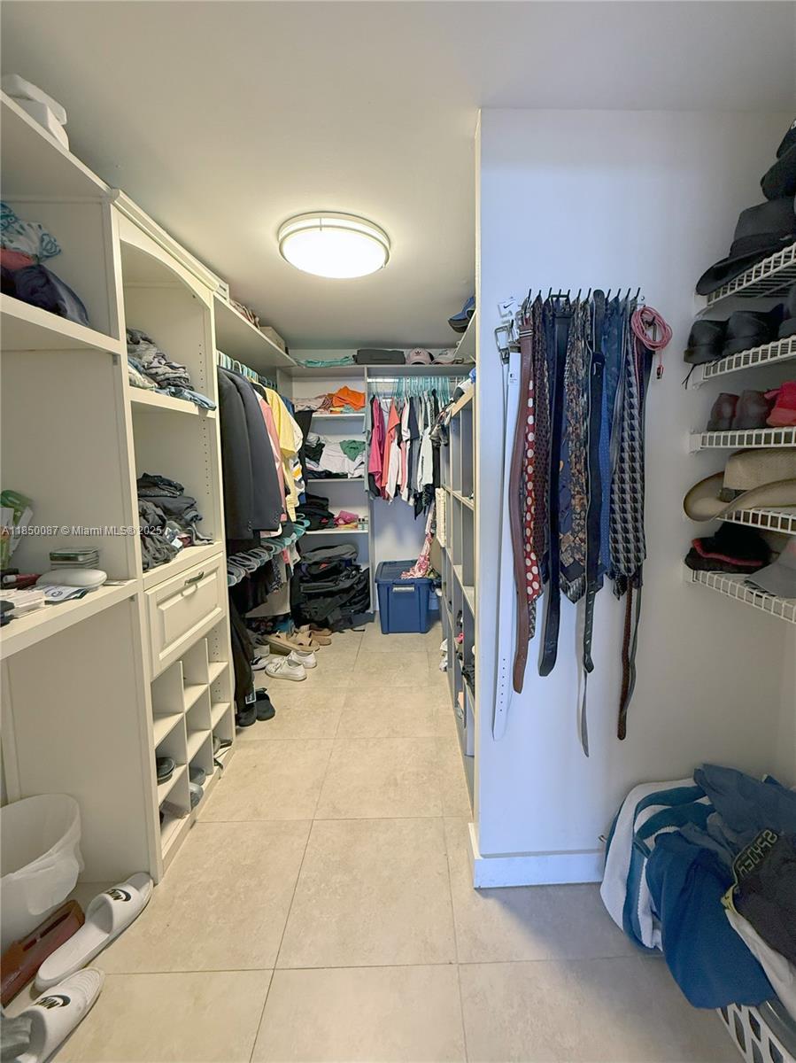 OLYMPUS CONDO PHASE - Residential