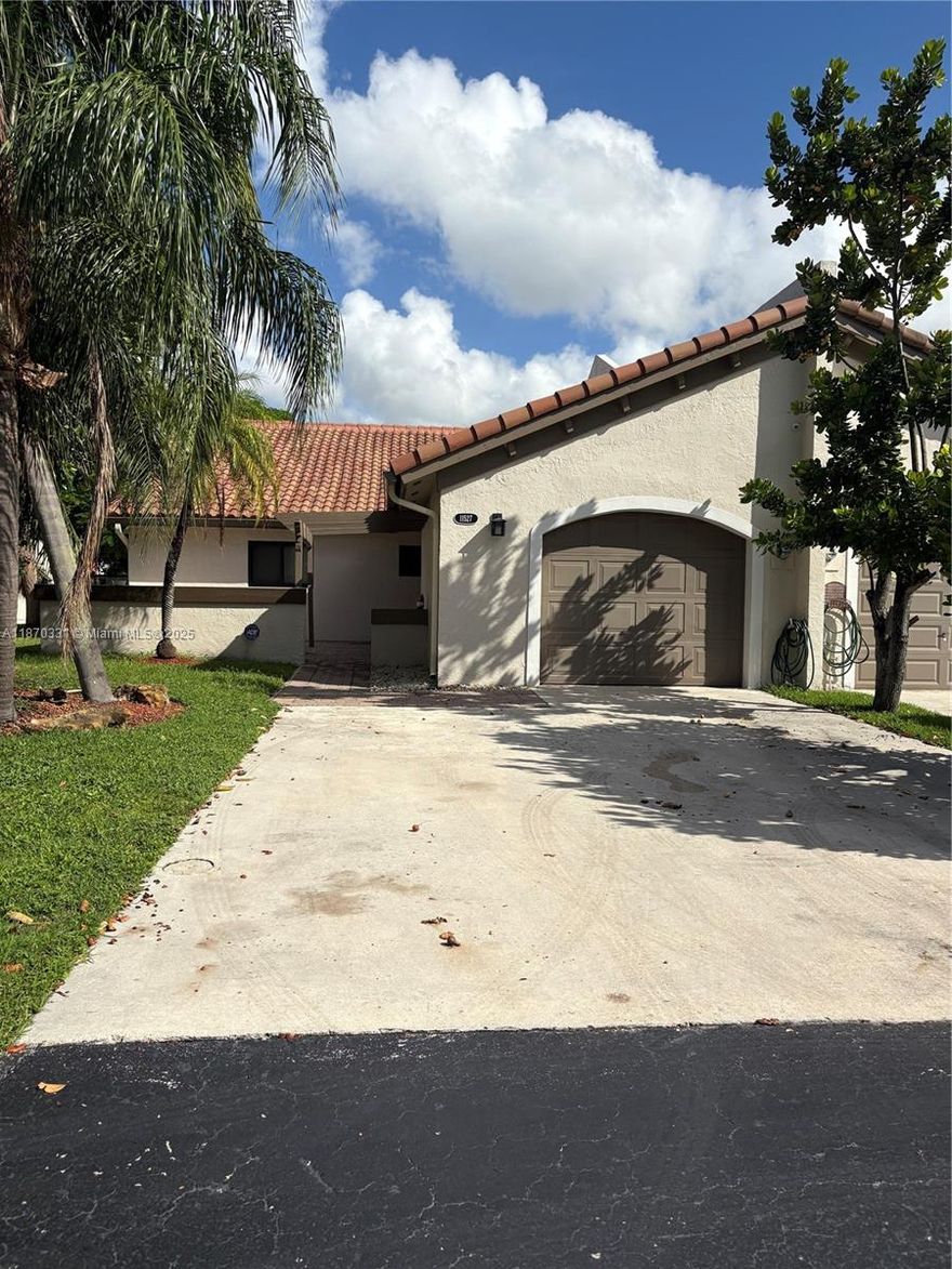 Stunning home in the heart of Kendall! Rarely available and perfectly located just minutes from top schools, shopping, dining, and major highways. This beautifully maintained residence offers an open layout, abundant natural light, and a private backyard retreat. Don't miss your chance-be the first to see this incredible property before it's gone! Owner Motivated!