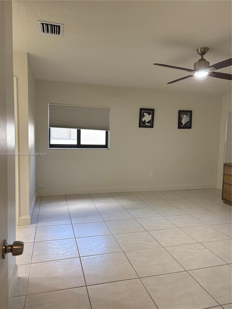 KINGS COURT WEST - Residential