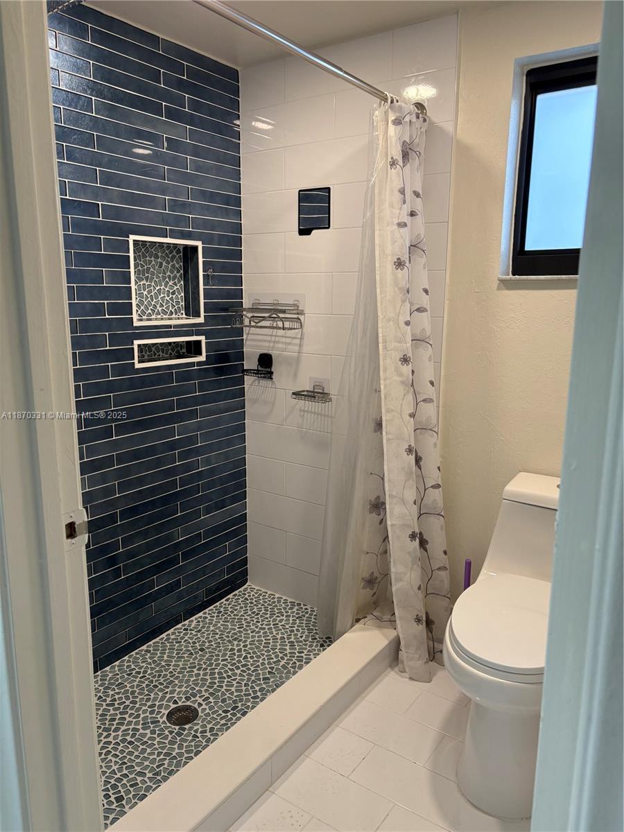 KINGS COURT WEST - Residential