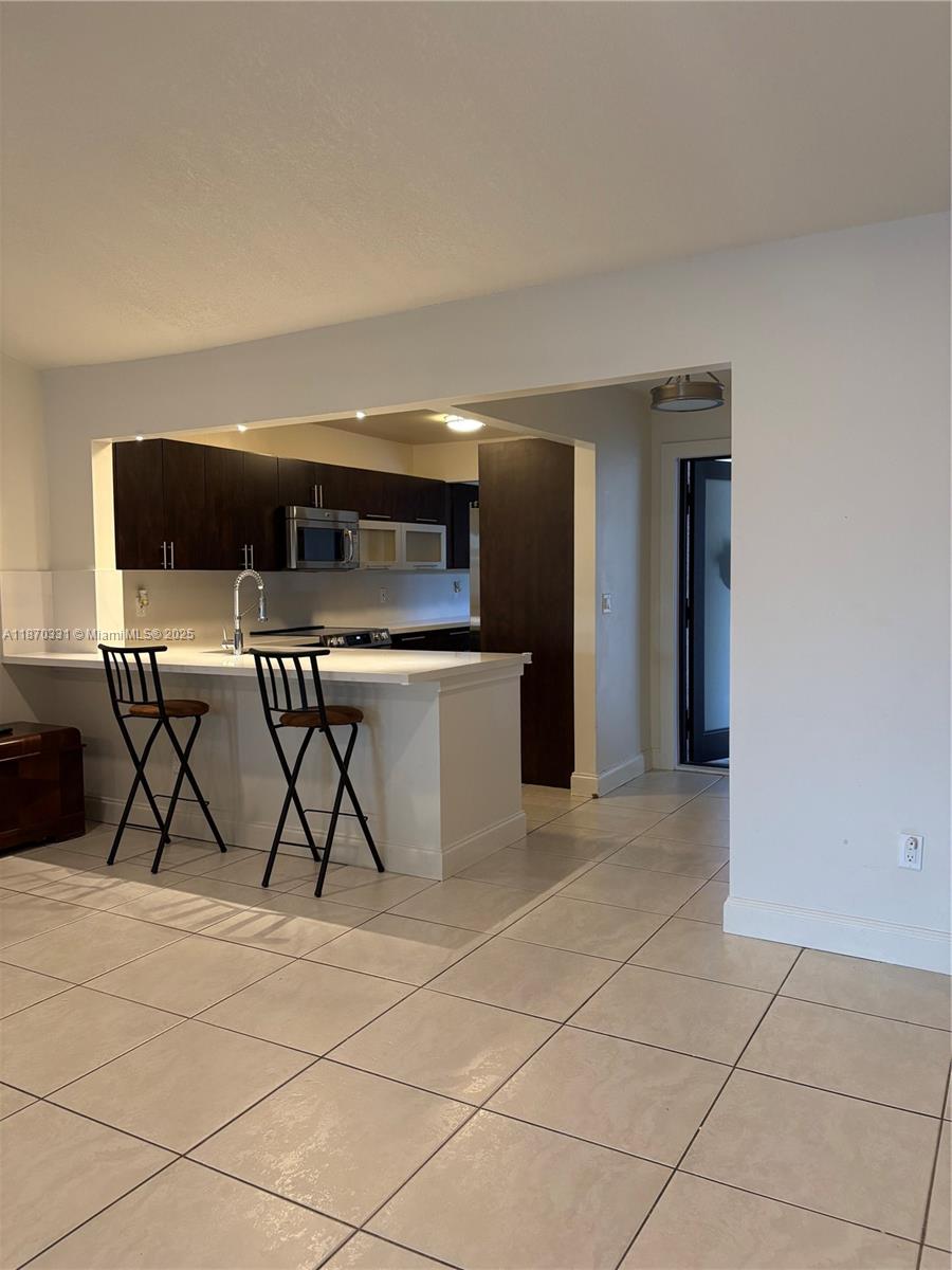 KINGS COURT WEST - Residential