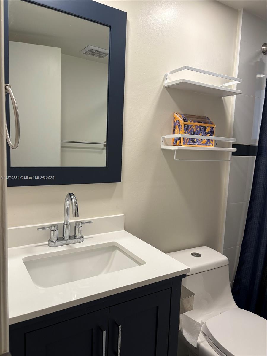 KINGS COURT WEST - Residential