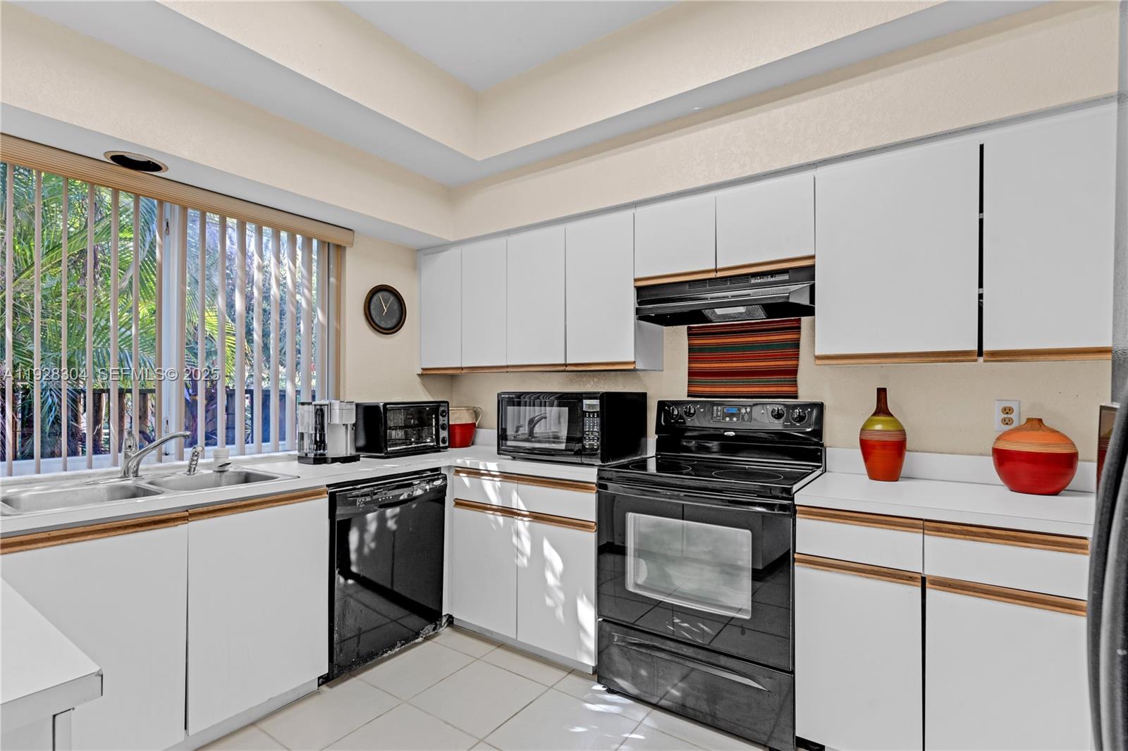 CENTRAL PARK LAKE - Residential